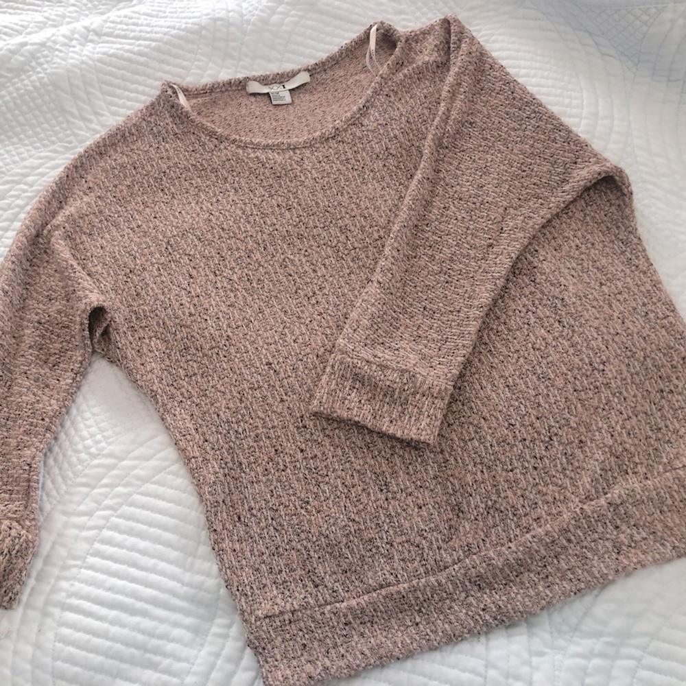 Previously worn but like new XXI sweater size medium